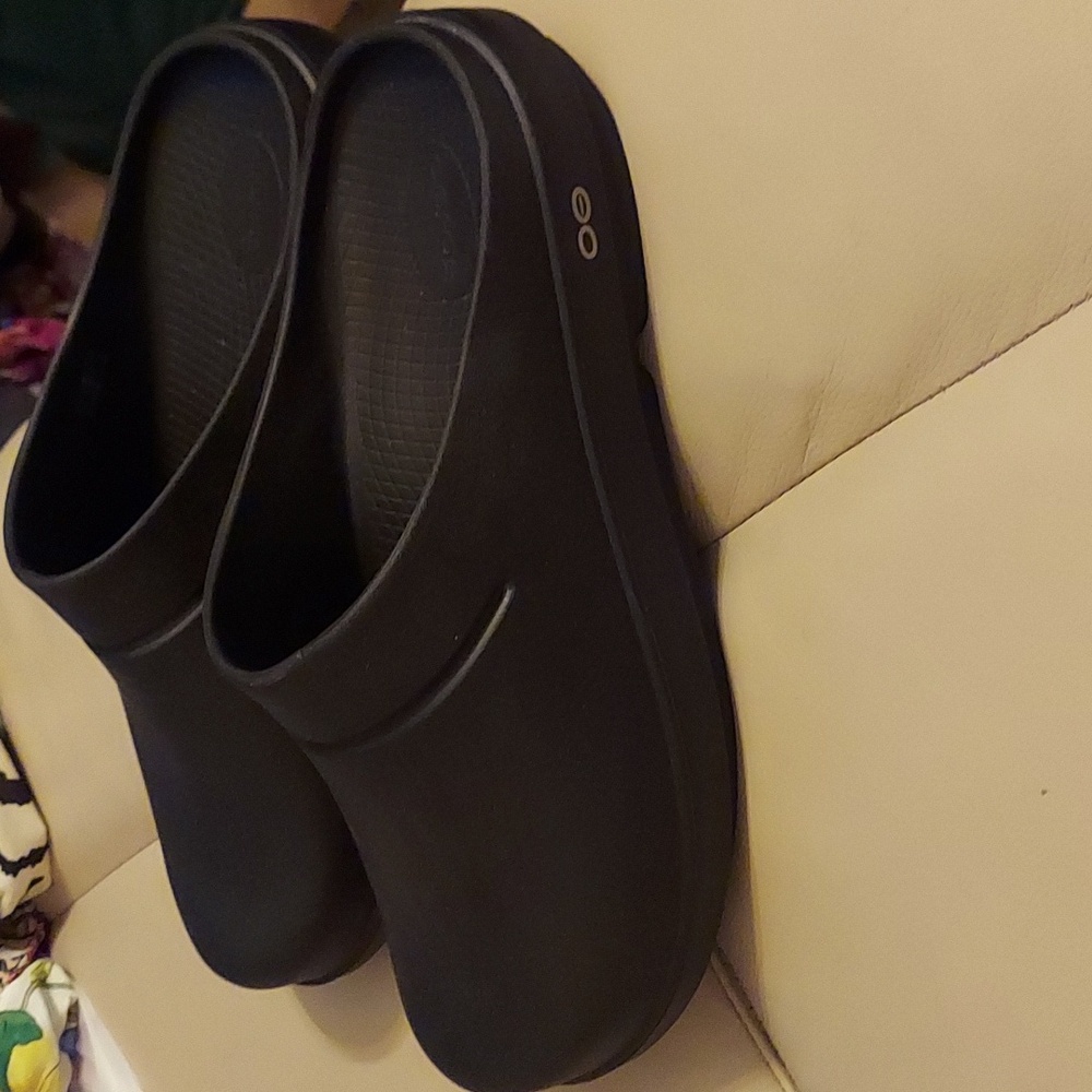 Unisex Oofos Slip On Clog - image 4
